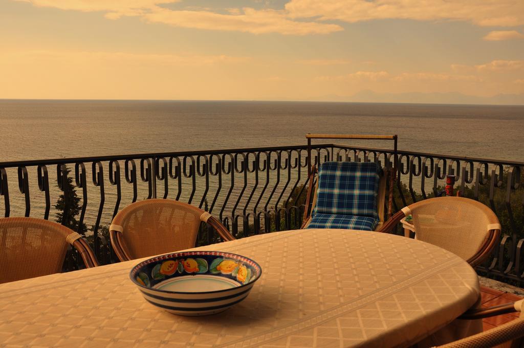 Villa Laura Sea View Apartments Santa Maria di Castellabate Exterior foto