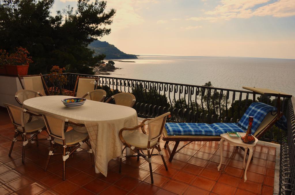 Villa Laura Sea View Apartments Santa Maria di Castellabate Exterior foto