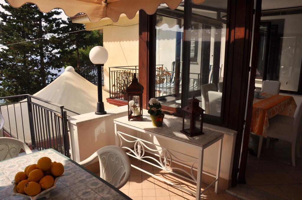 Villa Laura Sea View Apartments Santa Maria di Castellabate Exterior foto